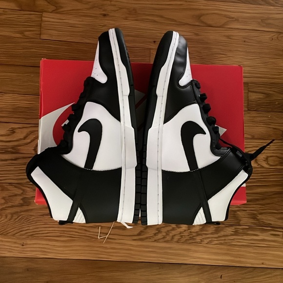 Nike Brand New Panda Nike Dunk High Retro
Men's Sneaker Size 9.5🐼 - Picture 5 of 8